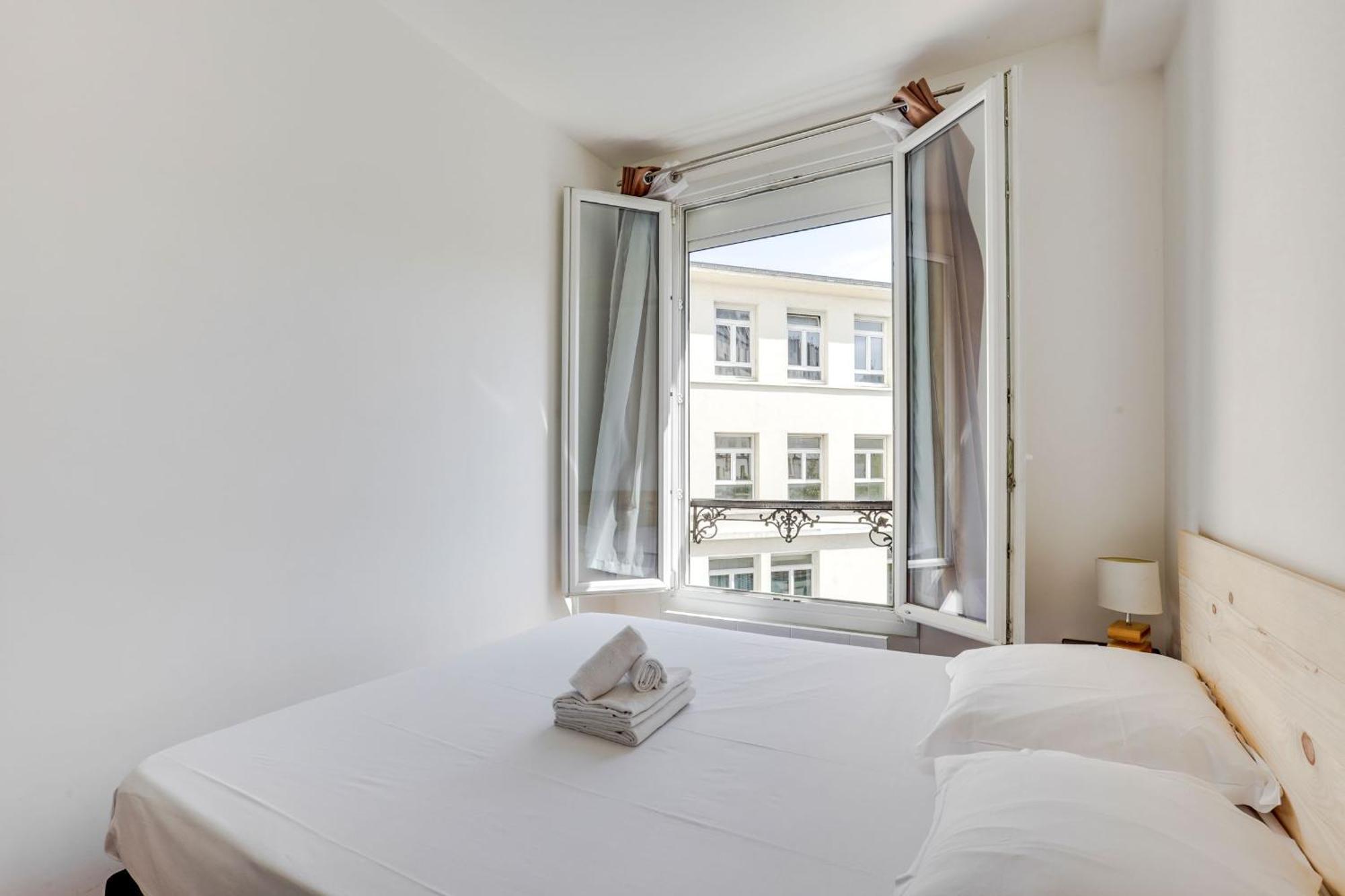 Montmartre & Sacre-Coeur - 2Br - Cityapartmentstay Paris Ngoại thất bức ảnh