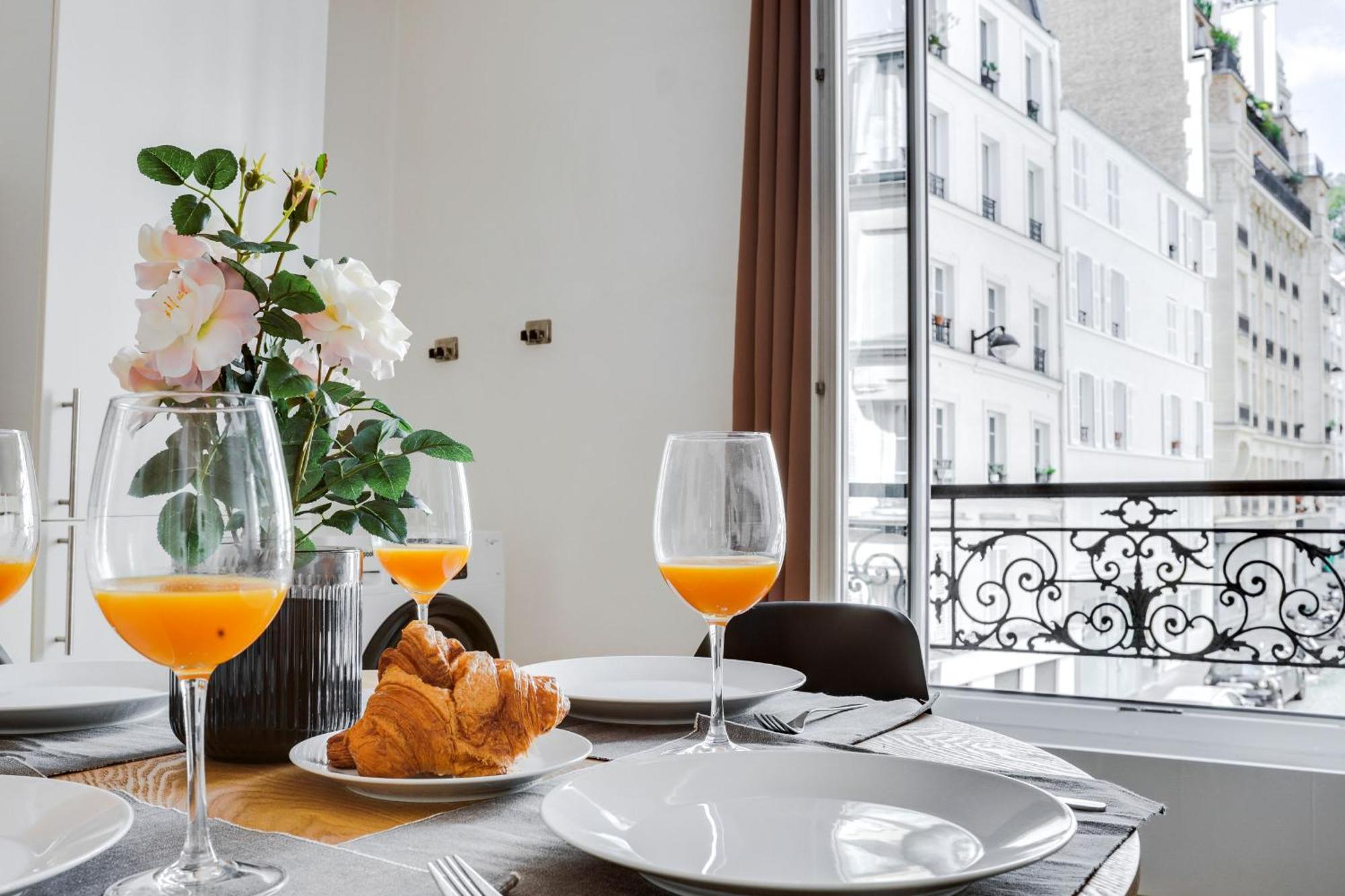 Montmartre & Sacre-Coeur - 2Br - Cityapartmentstay Paris Ngoại thất bức ảnh